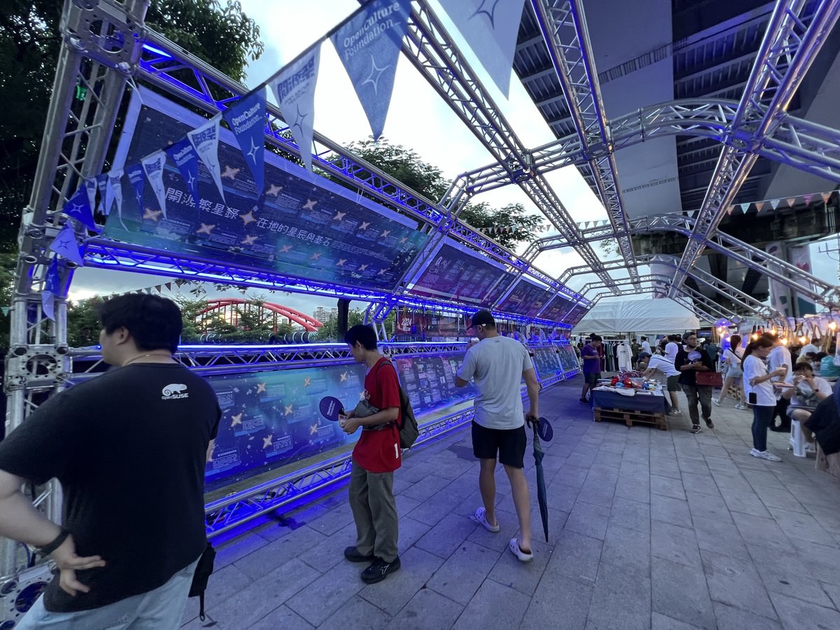 MozTW's tweet photo. Special exhibition of Taiwan open source development from “Open Source Festival” takes place until Monday 9/23. Try find the featuring of MozTW in exhibition at at Gongguan Waterfront Square (under Yongfu Bridge) this weekend!

More photos, https://t.co/F1NgsEMV6l https://t.co/m8Y0ZXdilD