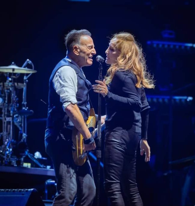 VLafora's tweet image. Merci Abder, happy #SpringsteenThursday 
Thank you, Asbury Park!
📸: Pam Springsteen