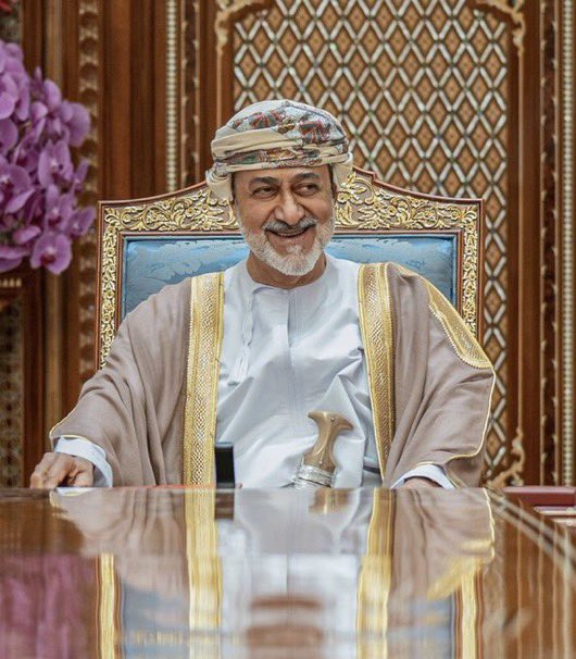 أبتسامة معبره عن الامل والمستقبل الزاهر بإذن الله

عقبال مانشوف الشعب العماني مبتسم ونسمع اخبار مفرحة ✨🇴🇲

#مجلس_الوزراء
