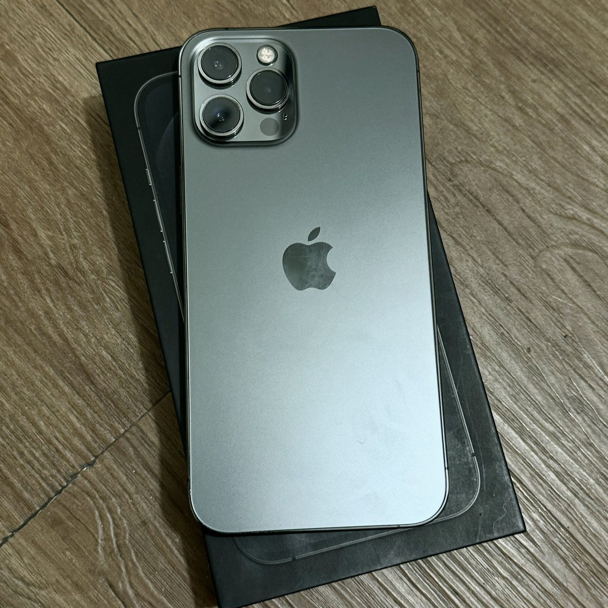 wnymails's tweet photo. wts lfb

Iphone 12 Pro Max Graphite (256GB)

✦ ₱23,000 (last price)

✴︎ Globe locked
✴︎ With box
✴︎ Battery Health: 81%

message for more information !
• Location: Quezon City https://t.co/u3lCNBBd6t