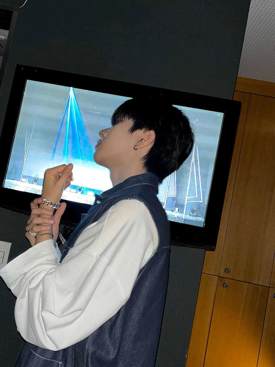 WOONHAK. tweet media