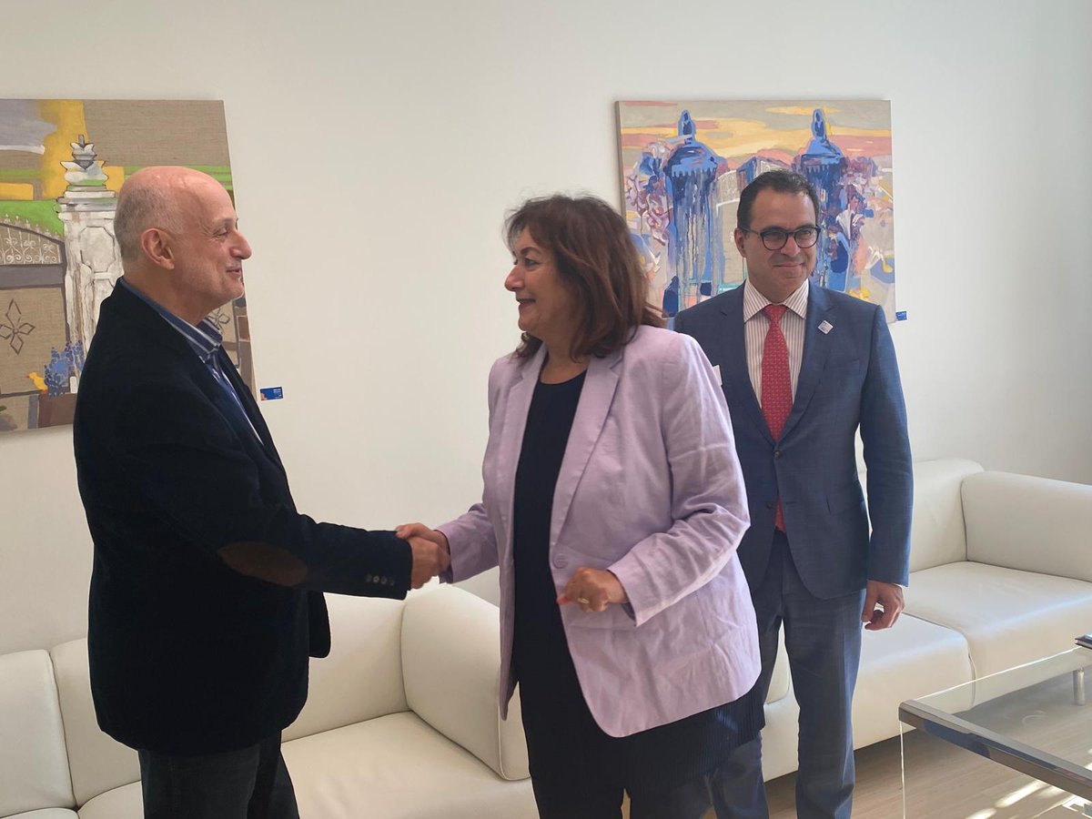 International IDEA's EU Office (@euo_idea) on Twitter photo 🇪🇺 VP <a href="/dubravkasuica/">Dubravka Šuica</a> discusses with <a href="/KevinCasasZ/">Kevin Casas</a> <a href="/Int_IDEA/">International IDEA</a> and <a href="/j_pomianowski/">Jerzy Pomianowski</a> <a href="/EEDemocracy/">European Endowment for Democracy</a> how the next <a href="/EU_Commission/">European Commission</a> can build on the outgoing one’s democracy initiatives. 'I need your help,' she says, calling for renewed and close collaboration. 🌍 🇪🇺 VP <a href="/dubravkasuica/">Dubravka Šuica</a> discusses with <a href="/KevinCasasZ/">Kevin Casas</a> <a href="/Int_IDEA/">International IDEA</a> and <a href="/j_pomianowski/">Jerzy Pomianowski</a> <a href="/EEDemocracy/">European Endowment for Democracy</a> how the next <a href="/EU_Commission/">European Commission</a> can build on the outgoing one’s democracy initiatives. 'I need your help,' she says, calling for renewed and close collaboration. 🌍