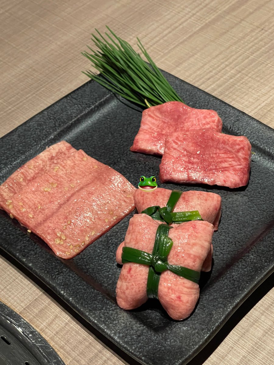 来日本吃过最贵的一顿饭
有身份证的牛牛真贵贵 https://t.co/l1UGcm2SoO