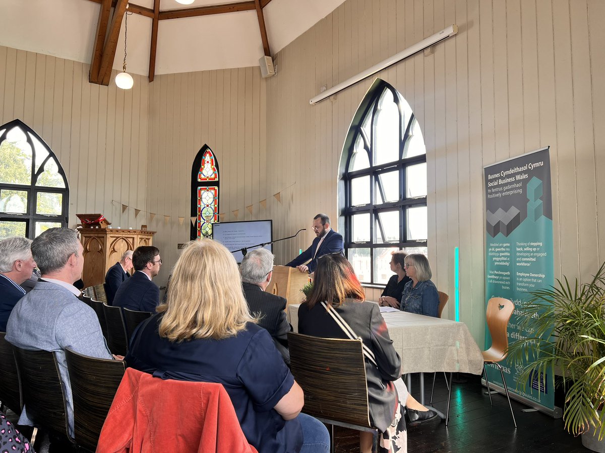 Bethan Webber (@cwmpasceo) on Twitter photo Yn ôl ym Mae Caerdydd heddiw i ddathlu dyblu’r nifer o fusnesau sy'n berchnogaeth gweithwyr yng Nghymru. Mae'n bleser croesawu’r Gweinidog <a href="/JackSargeantAM/">Jack Sargeant MS</a> i’r dathliad. Mae gymaint o waith wedi mynd mewn efo effaith anhygoel ar gymaint o weithwyr a chymunedau lleol ledled Cymru. Yn ôl ym Mae Caerdydd heddiw i ddathlu dyblu’r nifer o fusnesau sy'n berchnogaeth gweithwyr yng Nghymru. Mae'n bleser croesawu’r Gweinidog <a href="/JackSargeantAM/">Jack Sargeant MS</a> i’r dathliad. Mae gymaint o waith wedi mynd mewn efo effaith anhygoel ar gymaint o weithwyr a chymunedau lleol ledled Cymru.