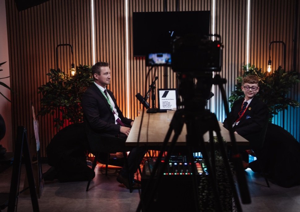 Reviewing the photos from our electives photo shoot yesterday. Some amazing shots showing what is on offer for our KS3 students.

Even <a href="/Cmartin5_PE/">Callum Martin</a> getting in on the action. Perfect face for a podcast mate!

#teamstwa #personaldevelopment