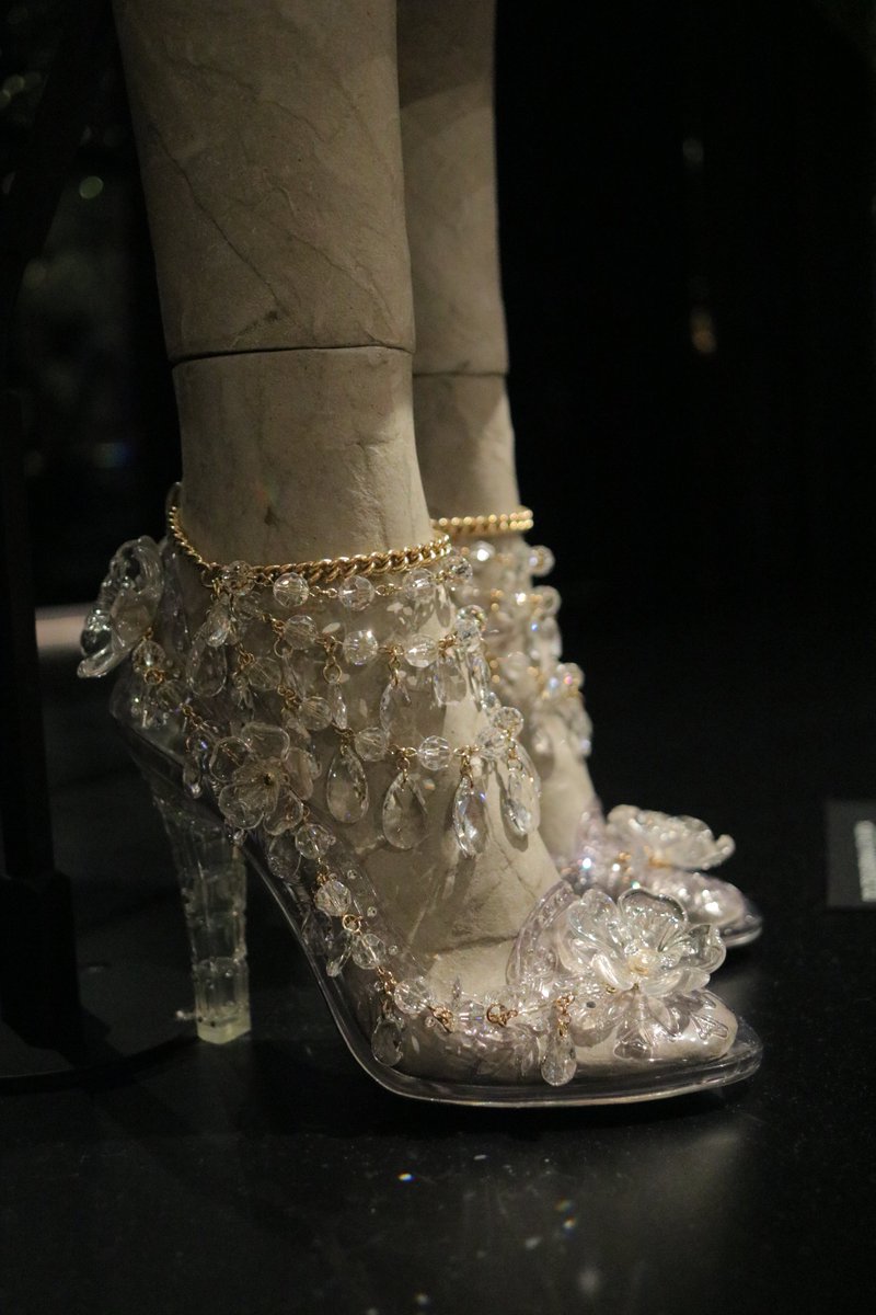 ドルチェ&ガッバーナのガラスの靴 一生眺めていられる可愛さ