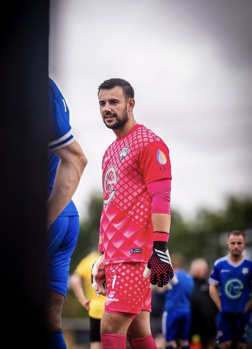 Laurence tweet media