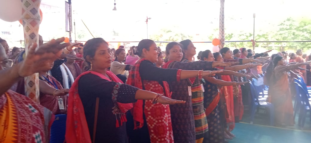 ସୁଭଦ୍ରା ଯୋଜନାର Live Streaming Program ବରଗଡ ପୌରପାଳିକାରେ ପ୍ରସାରିତ ହୋଇଥିଲା ଏଥିରେ  ଜିଲ୍ଲାପାଳ ବରଗଡ଼ ଓ ନିର୍ବାଚିତ ପ୍ରତିନିଧିମାନେ, ସୁଭଦ୍ରା ହିତାଧିକାରୀ, ବ୍ଲକ ଓ ପୌରାଞ୍ଚଳ ସ୍ତରୀୟ ଅଧିକାରୀ ମାନେ ଯୋଗ ଦେଇଥିଲେ ।