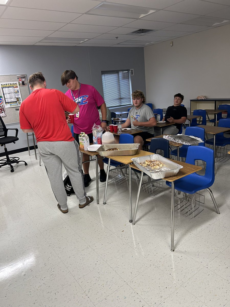 EHSEagleFootball tweet media