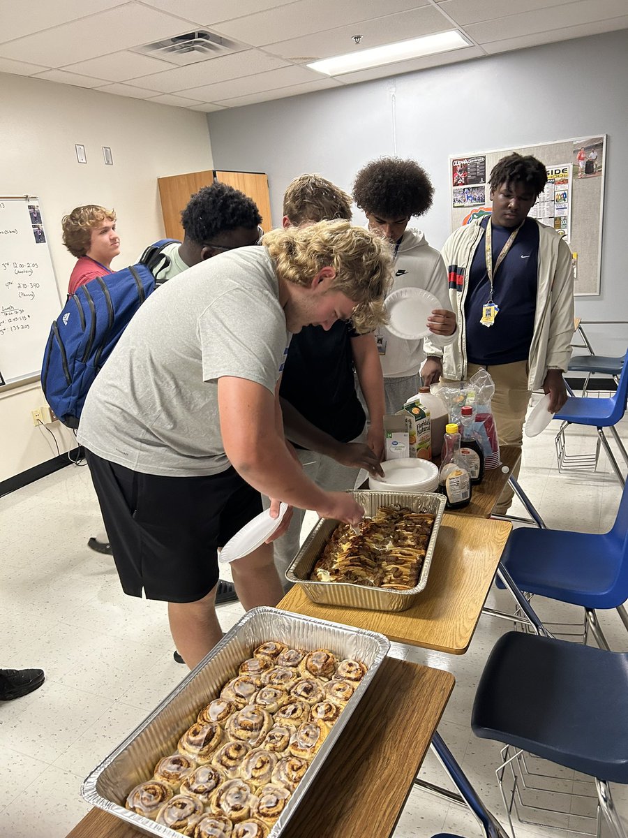 EHSEagleFootball tweet media