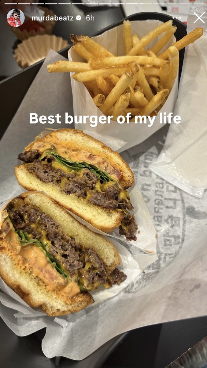 おそらくヘンリーズバーガー ここは黒毛和牛100%のお肉を超粗挽きに