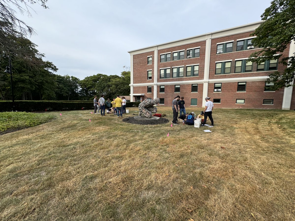 Our first day of digging is done at the University of New England in Biddeford, ME. Two test pits. A few small finds. A potentially BIG develop in the final moments of the day. Check out the story here: sites.une.edu/unepast/2024/0… 
<a href="/unetweets/">University of New England</a> #History #archaeohistories #Archaeology