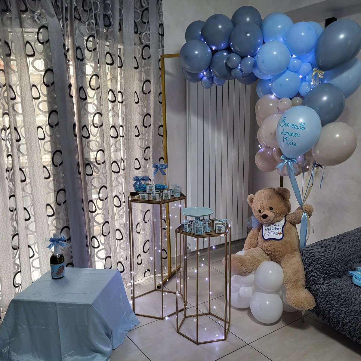 DolcemaniaR's tweet photo. Benvenuto piccolo Orsetto🐻

#Dolcemania #palloncini #puglia #orso #orsetto #bear #baby #babyborn #babyboy #balloons #balloonart #marshmallow #confettate #confetti #allestimenti #sweettable #table #qualatex #idea #celeste #gargano #sangiovannirotondo #puglia #italia #italy #festa https://t.co/aXW80bL1Kp