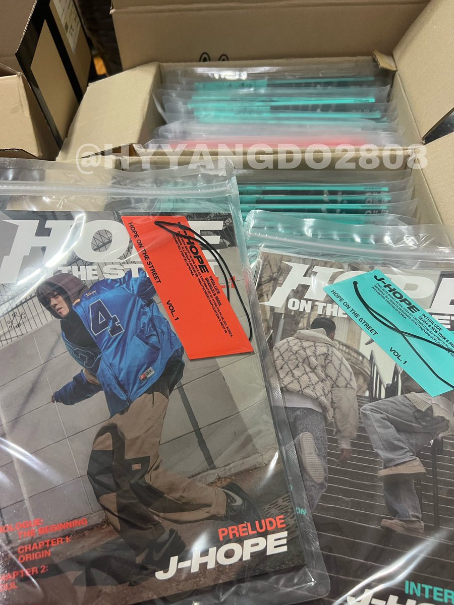 hyyangdo2808's tweet photo. WTS j-hope hope on the street ALBUM SEALED/ UNOPENED sell

✅ On-hand/sealed/unopened 

1 set 2️⃣.0️⃣
30 sets available 

No booking no holding dm when you're ready to deposit

방탄 제이홉 홉온스 미개봉 앨범 양도 홉온더스트릿세트 https://t.co/kmBnEoh83Y