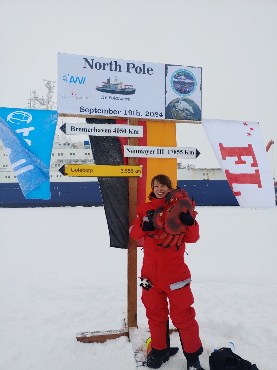 Dr Céline Heuzé (@clnhz) on Twitter photo Hi (again) from the #NorthPole ; we're taking a photo + #snow sampling break in between the #CTD casts 🤗
#Arctic #PS144
<a href="/Naturvetenskap/">Naturvetenskap/GU</a> <a href="/goteborgcom/">Göteborg/Gothenburg</a> Hi (again) from the #NorthPole ; we're taking a photo + #snow sampling break in between the #CTD casts 🤗
#Arctic #PS144
<a href="/Naturvetenskap/">Naturvetenskap/GU</a> <a href="/goteborgcom/">Göteborg/Gothenburg</a>