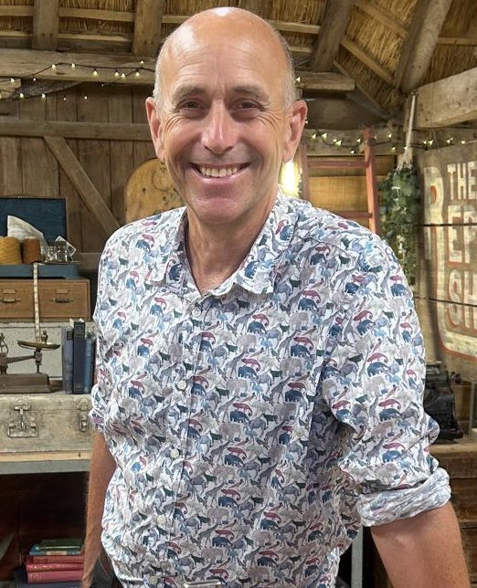 BRENT0N_WEST's tweet photo. I am auctioning two TV worn shirts for the children’s mental health charity @Place2Be. 100% of the proceeds will go to them. https://t.co/RnmmyCpqXF thank you https://t.co/XBnsyDYEPL