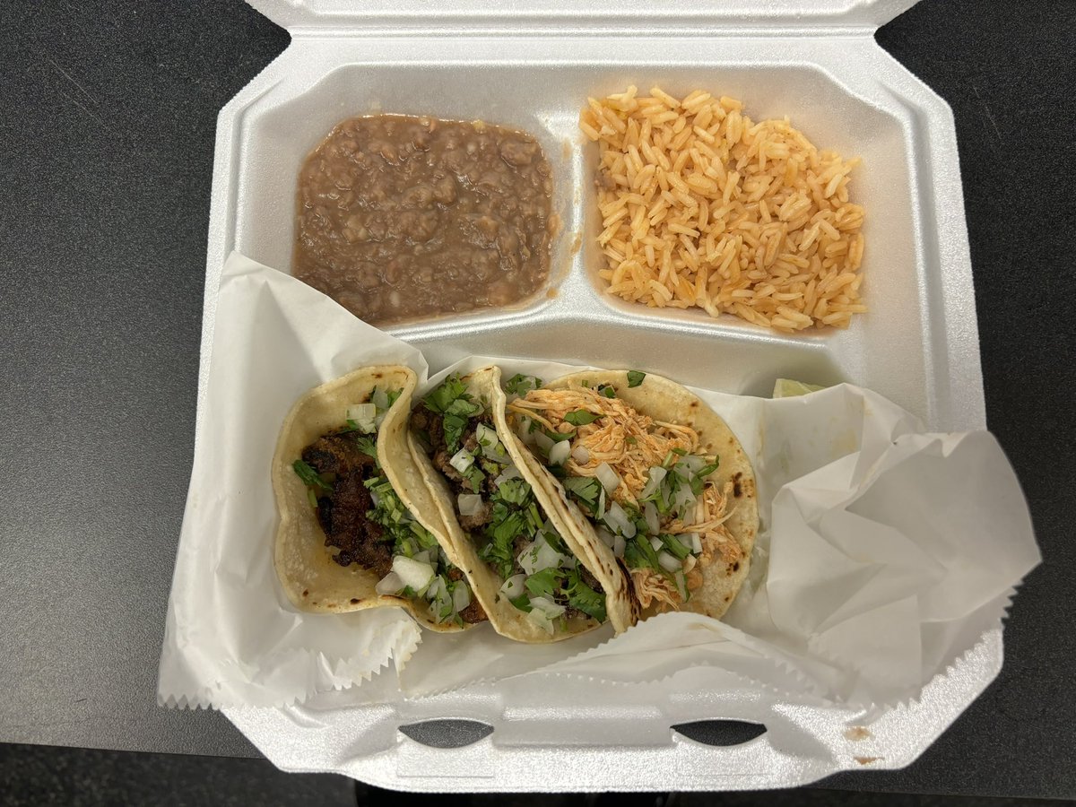 HUGE thank you to Don Chepes for feeding the coaches today!! #WarEagles 🦅