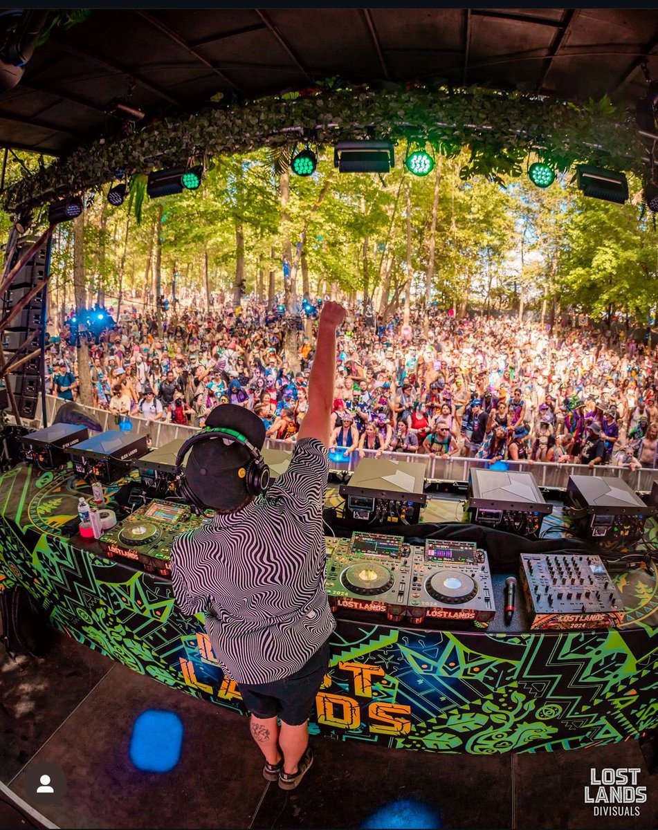 LOST LANDS HOLY GUACAMOLE THAT WAS EVERYTHING I COULD HAVE EVER DREAMED AND THEN SOME. Infinite love for yall! Wowowowowow thank you for pulling up and getting down in Jiggle town w me. 🦖🐢❤️🔥