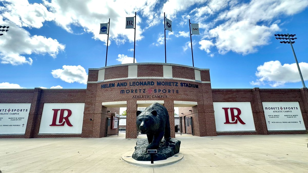 cfbcampustour's tweet photo. 🏟️ Moretz Stadium Visit 🏟️

📍 Hickory, North Carolina 
🏠 Lenoir-Rhyne @LRBearsFootball 
🕰️ Opened in 1924
🪑 7,200 seats
🗓️ Next home game: 9/28 vs Tusculum

#GOBEARS 🐻🧱🐻 https://t.co/Us4nC1tzcv