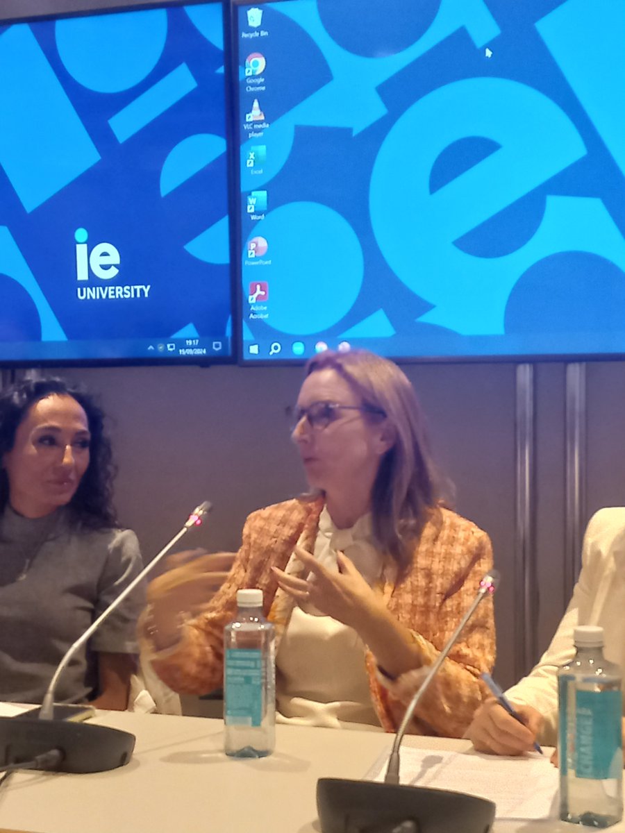 "Influencer marketing y redes sociales nos van a ayudar a dar notoriedad a nuestra marca de Living" Cristina Singla CEO de <a href="/NetsenseBCN/">Netsense</a> 
 en <a href="/IEbusiness/">iebusiness</a>