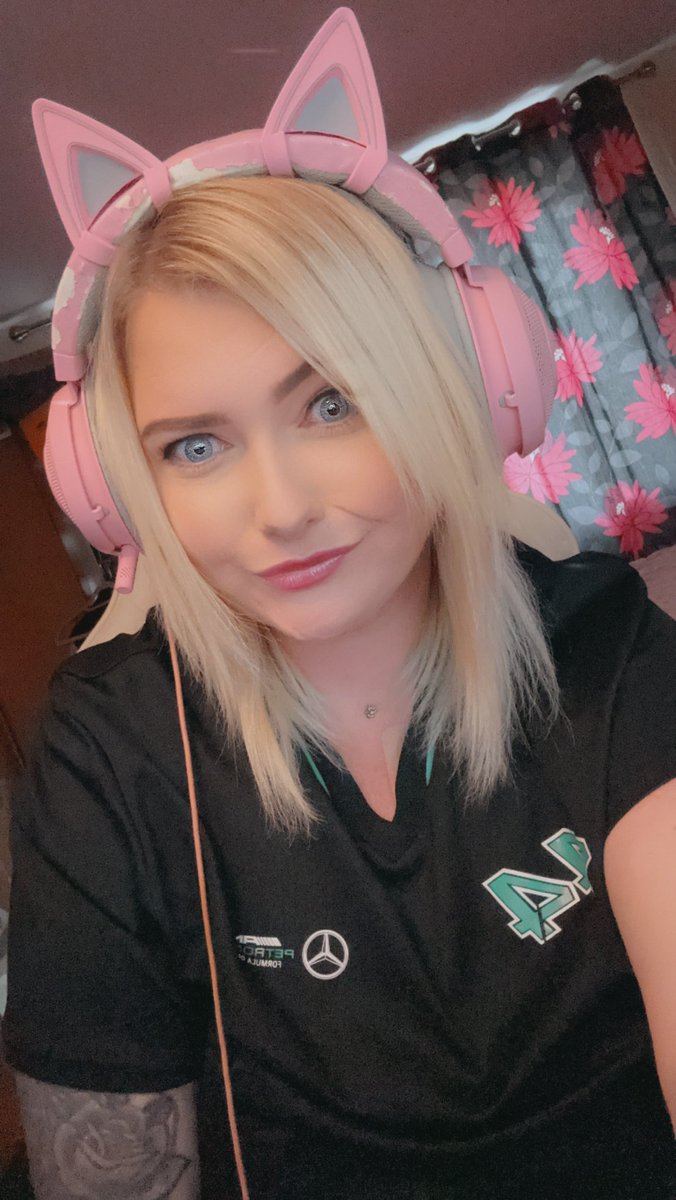 twitch.tv/leannex94
Helldivers , resi 3 &amp; cod , what a night 👏🥂 live now 🌸👻

#smallstreamer #twitchaffiliate  #SupportSmallStreamers #twitchstreamer #twitch #girlgamer #Livestream #gamergirl #gamer #Twitchtv #streaming #live #cod #residentevil #Helldivers2