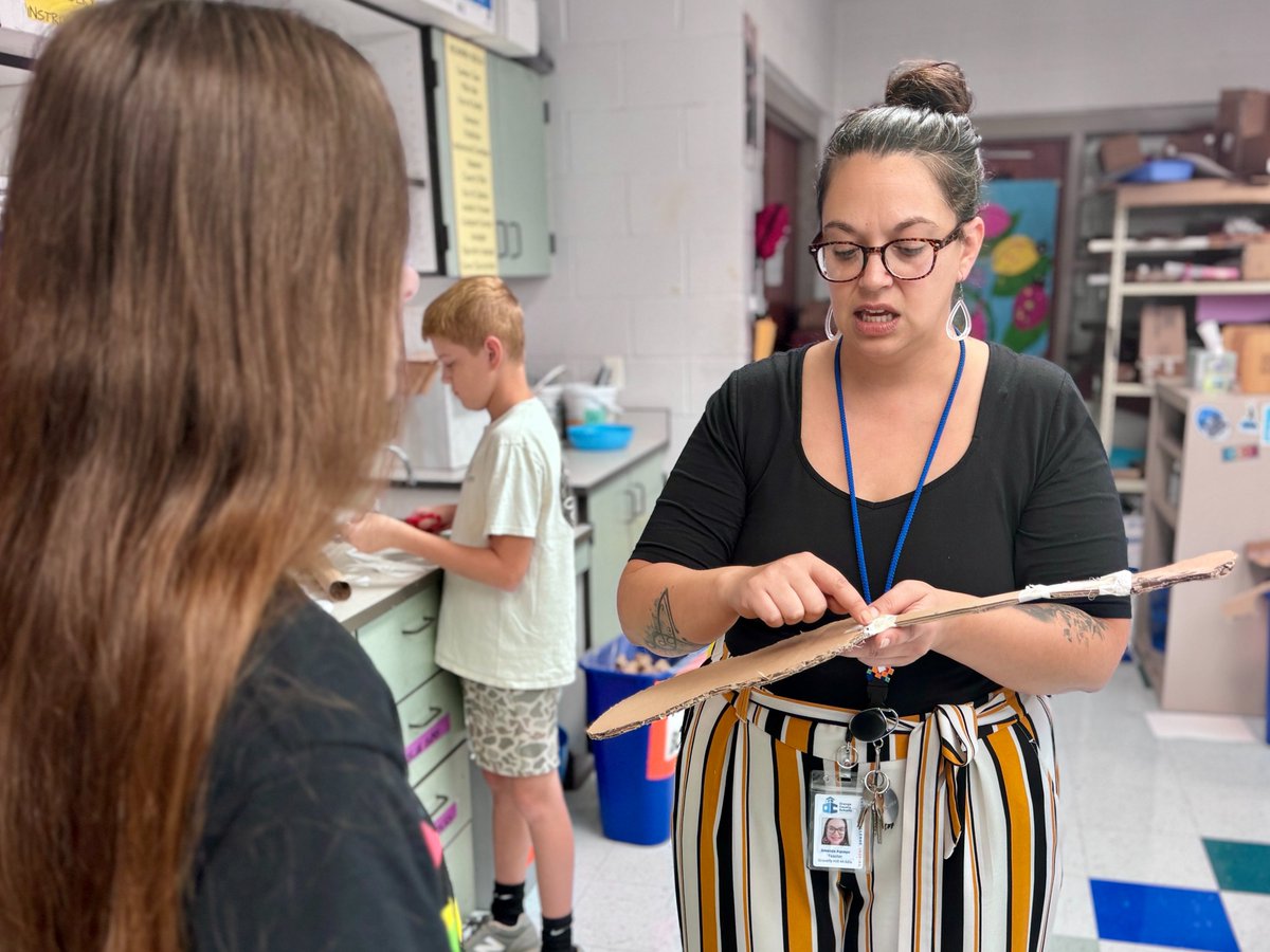 GHMS_Grizzlies's tweet photo. #GHMSElectives | Congratulations to GHMS visual art teacher Amanda Aguayo (@GHMSArtFan) for being named the NC Art Education Association (NCAEA) Middle Level Art Educator of the Year for 2024-25! She will be officially recognized in November. Congrats, Ms. Aguayo! #OurGravelly https://t.co/8VFTU21Chc