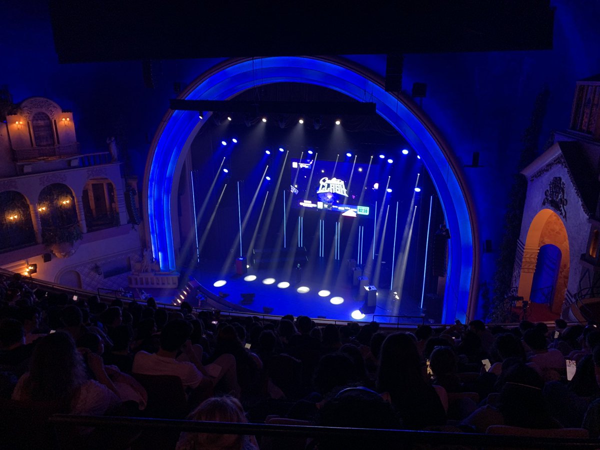 En place w/ <a href="/loutrepatoche/">Caro</a> ✌🏻