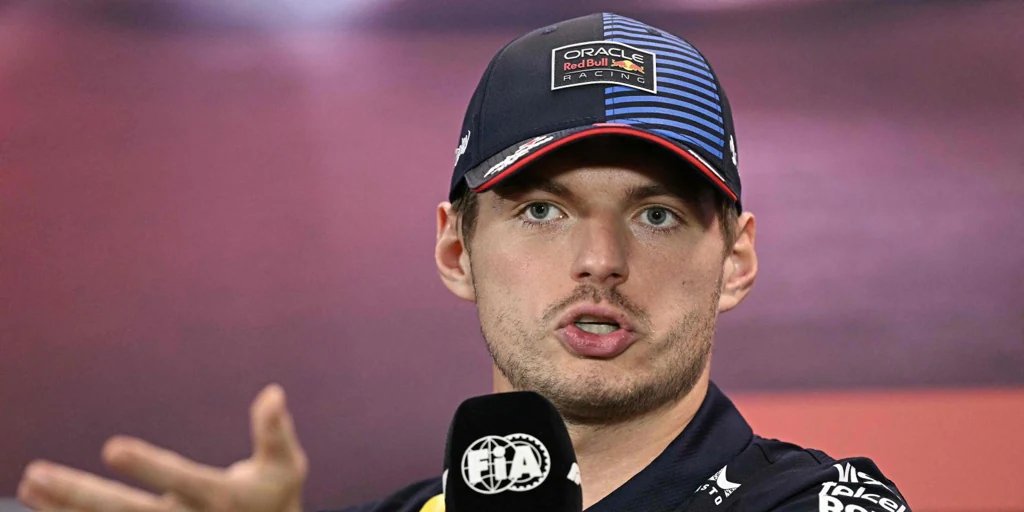 lubricarca's tweet photo. Verstappen pide suprimir las radios para no escuchar palabrotas https://t.co/KxlI59Kh20 https://t.co/JEDZxJIM85