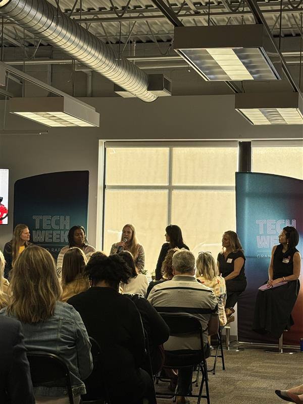 symplicitycom's tweet image. Our Operations Analyst, Miranda Homrich, was able to attend &quot;Breaking Barriers: Women Driving Innovation Across Industry&quot; today as part of #TechWeekGR! 

It was an inclusive, engaging, and inspiring panel and a great event!

hubs.la/Q02Qt4Rg0