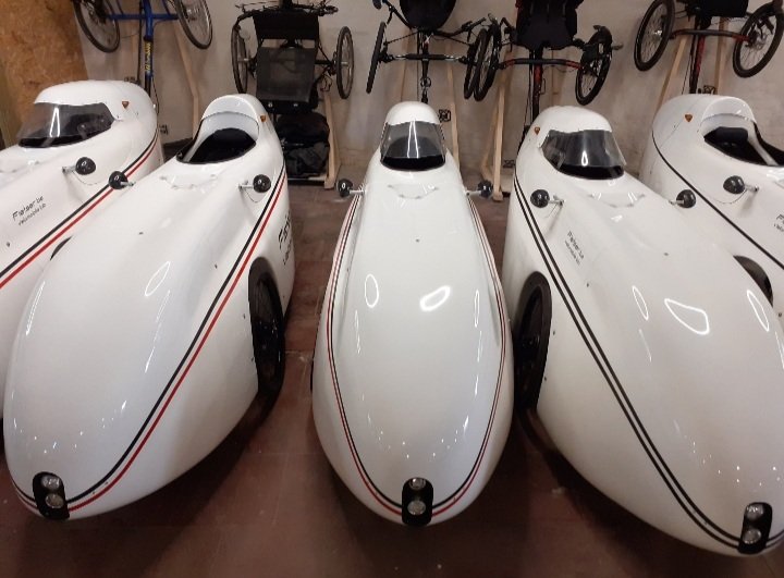 Vandaag een bezoekje gebracht aan Fietser.be in Gent.
De nieuwste versie van de Wow velomobiel is zeer net afgewerkt.