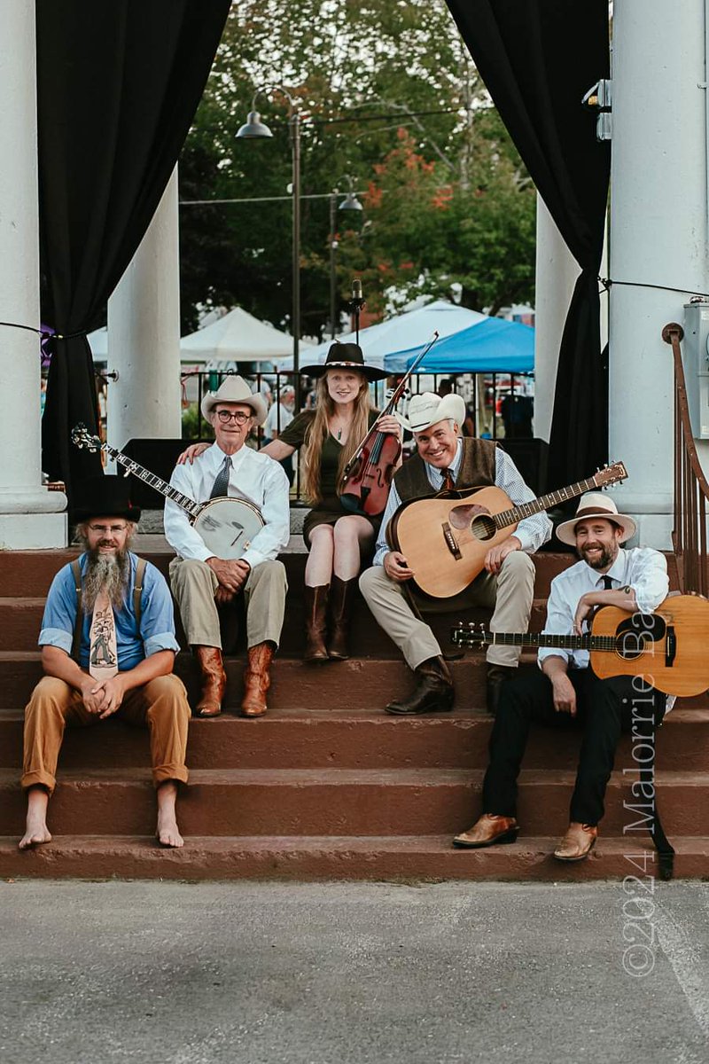 Look at this band. Strikingly good looking, really.