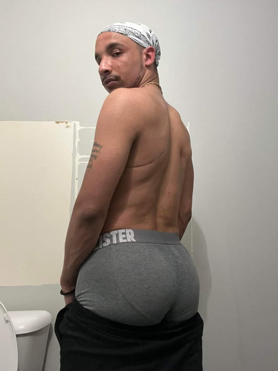 MostHa8ted's tweet photo. Front 😊 and Back 🤧 
#Heshot https://t.co/nsb7iva9XY