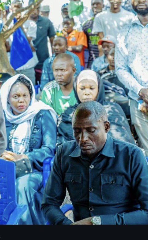 Sativa255's tweet image. Dunia inamjua MAFWELE kwa hizi picha.

Hata ukiangalia hizi picha zilipatikana kwa shida sana.

Huyu jamaa hanag picha kabisa. 

Linajijua kazi yake ni kuua kwahiyo linaishi maisha kama ZOMBIE.

Leo BONI yai kalala chini nyuma nondo wewe umelala kwenye sofa bed yenye mineso na…