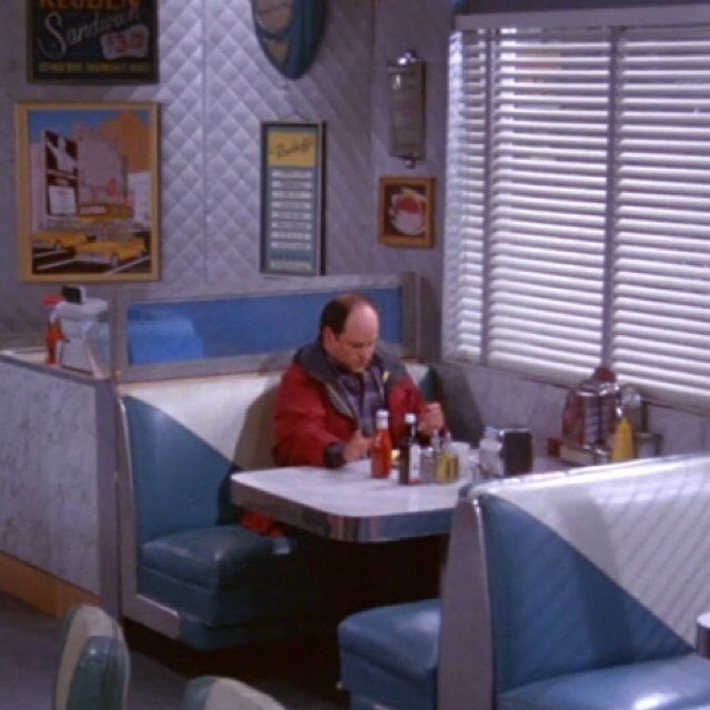 nadbmal's tweet photo. @othatsraspberry @SamLakeRMD I thought this was George at Reggie’s https://t.co/hFL5pjkT8V