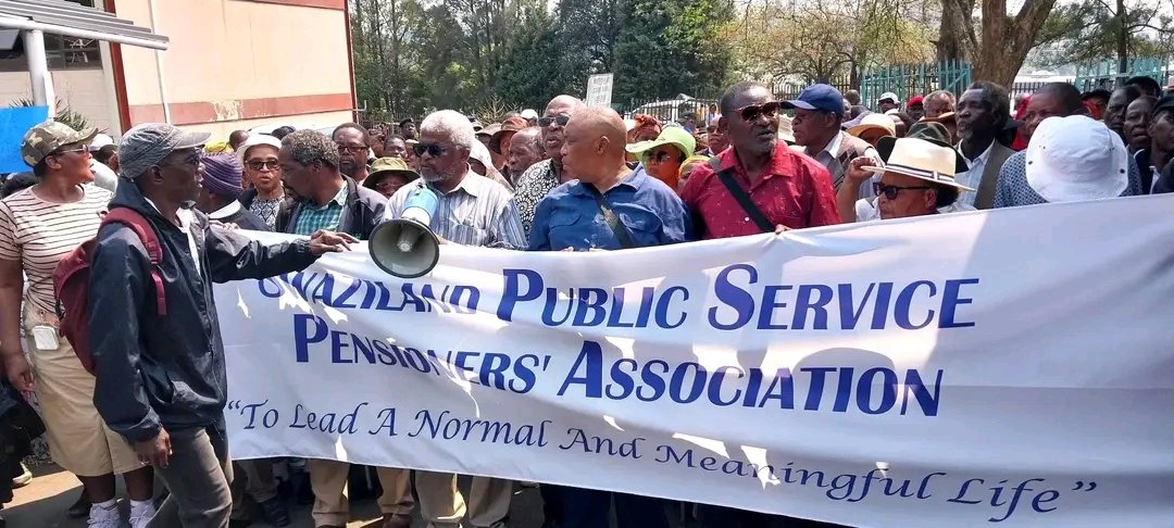 swadnu's tweet photo. If the old can do it,,,march to petition a Gvt to be accountablend responsible,,,,,why not the young bcz they can even do more.  

Thank you our parents 
#pensioners https://t.co/2VKheLB7Aq