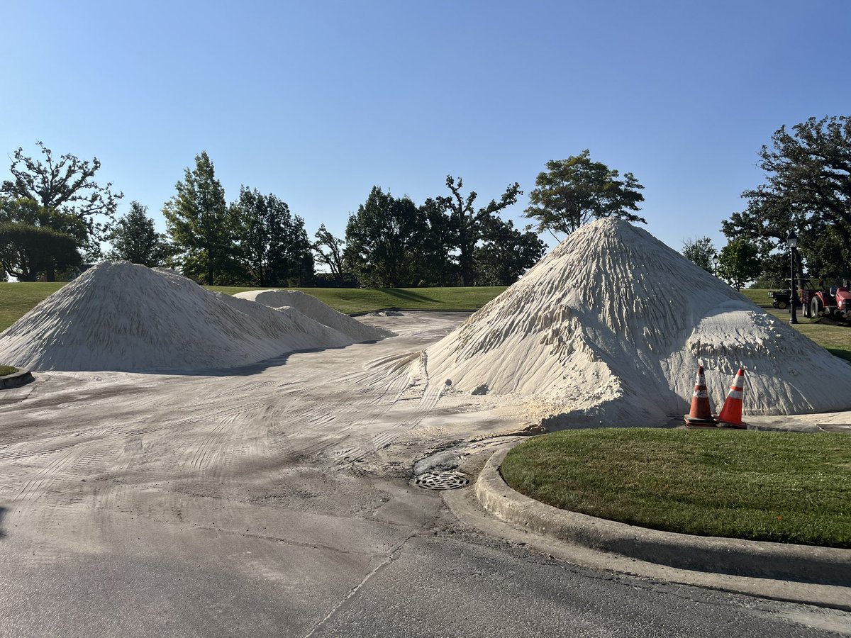best_sand's tweet photo. New project kicking off at Wynstone Golf Club with Signature 900. 
#bestsand #golfproject #bunkersand https://t.co/yNf9f4rJiH