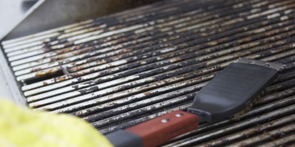 InsureTNco's tweet photo. What causes a gas grill to catch on fire? We'll take a look at three of the leading causes, and explore the science behind gas grill fires. https://t.co/DtbzYVVcDi https://t.co/mFTdFJ4Pqb