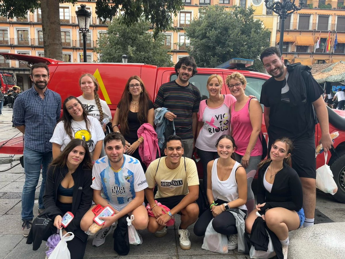HumanidadesTO's tweet photo. Hoy nos hemos sumado a la campaña de la Unidad Militar de Emergencias (@UMEgob) para fomentar la donación de médula ósea. Nuestro alumnado ha participado en el maratón de bicicleta estática en Toledo. Gracias por vuestra solidaridad. #UMEdula #DonaMédulaÓsea https://t.co/JL34Ch3XjT