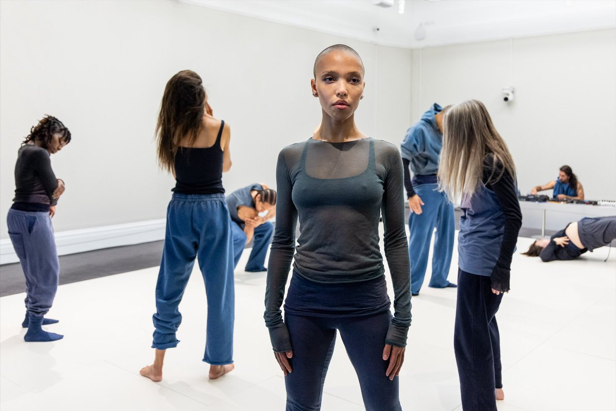 FKA twigs tweet media