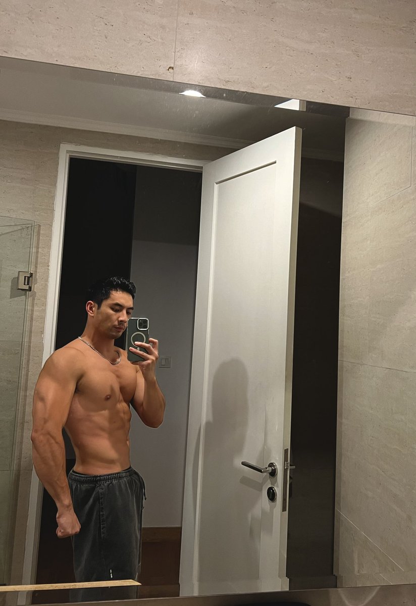yoshi_sudarso's tweet photo. Lifted today :) https://t.co/QHljOXFNo5