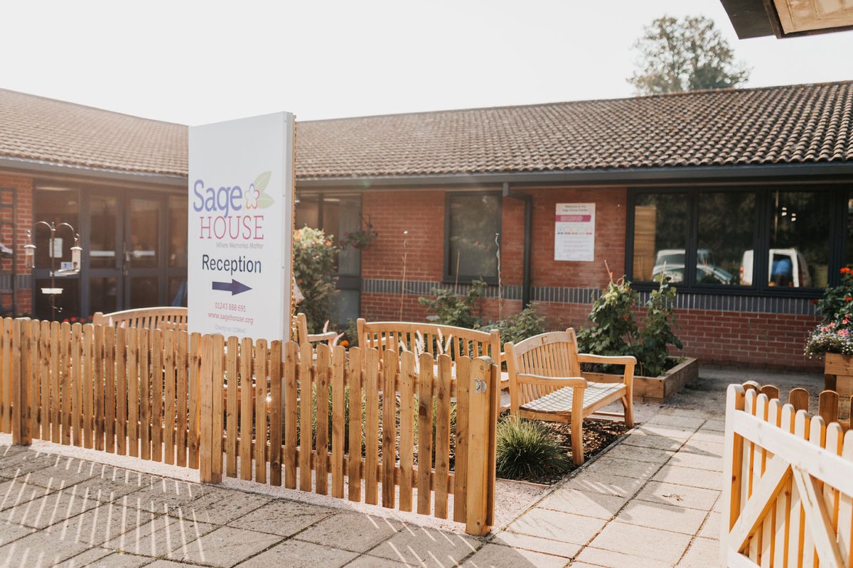 KnightFencingUK's tweet photo. New fencing and gate supplied and installed by Knight Fencing at Sage House in Tangmere for the dementia support sensory garden. #Chichester https://t.co/tIkFy0mFmZ