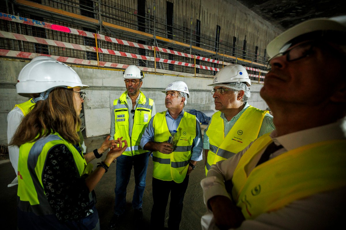 PanPorto's tweet photo. O deputado municipal do PAN pelo concelho do Porto, Paulo Vieira de Castro, fez parte da comitiva que reuniu com a Metro do Porto. Foram tema de reflexão a BRT/MetroBus : Casa da Música - Praça do Império. E, a Linha Rosa https://t.co/ZZr0Yt9T2J