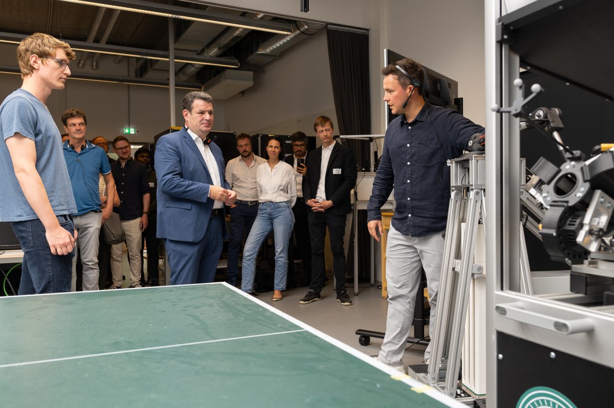 Cyber Valley (@cyber_valley) on Twitter photo #ThrowbackThursday: We welcomed Federal Minister Hubertus Heil to Cyber Valley! After viewing projects from <a href="/MPI_IS/">Intelligent Systems</a>, he spoke with the Cyber Valley Community about the challenges faced by qualified specialists from abroad 👉 cyber-valley.de/en/news/bundes… #BetterTogether #AI #AIFuture #ThrowbackThursday: We welcomed Federal Minister Hubertus Heil to Cyber Valley! After viewing projects from <a href="/MPI_IS/">Intelligent Systems</a>, he spoke with the Cyber Valley Community about the challenges faced by qualified specialists from abroad 👉 cyber-valley.de/en/news/bundes… #BetterTogether #AI #AIFuture
