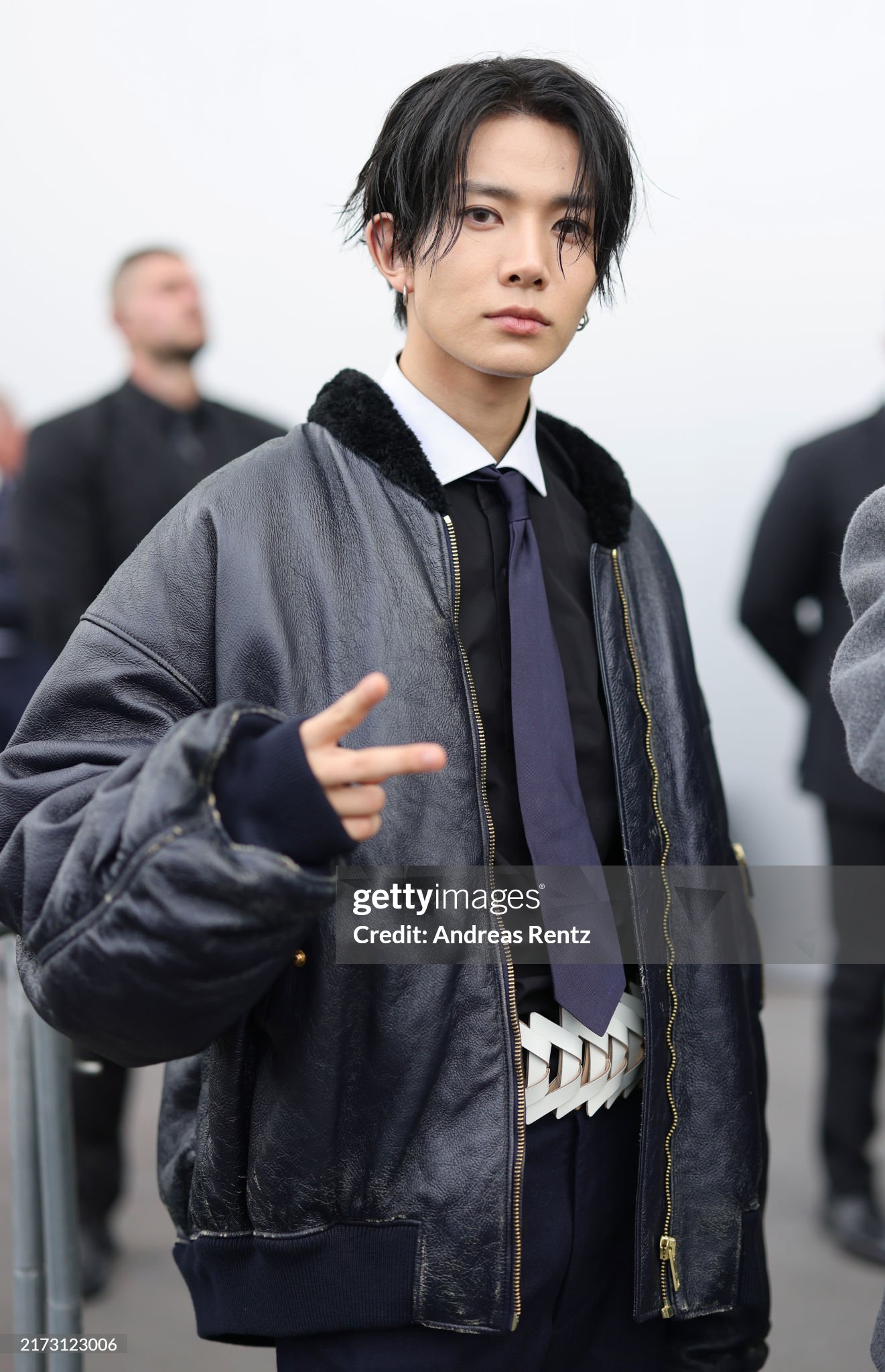 ENHYPEN - ENHYPEN ヒスン 中国 インドネシア ヨントントレカ heeseung File:Heeseung of Enhypen at Prada Beauty event Sept 11 2024