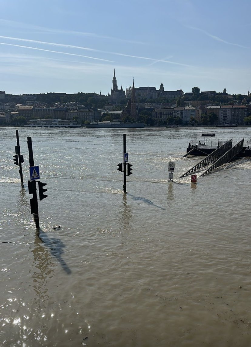 KaufmanR's tweet photo. Scary picture from my wife at home in #Budapest. That’s the main road in front of the iconic Parliament building looking across the #Danube at the Buda side. https://t.co/5A3m7cw41A