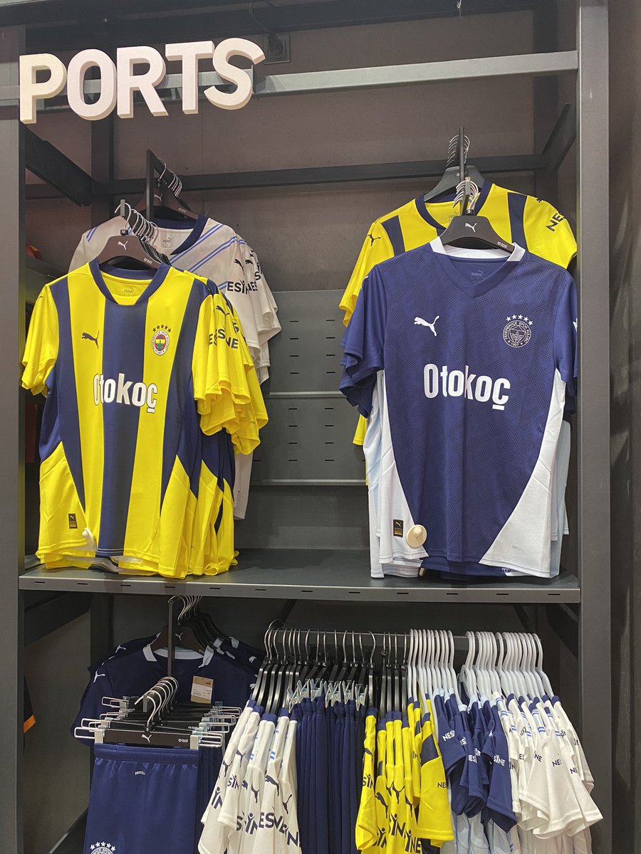 Sevgili Fenerbahçe taraftarı. Bilirsiniz ben sözümü tutarım. 

Derbiyi eğer kazanırsak;
Tweet’i beğenip, takip edip, paylaşan 3 kişiye bir adet forma göndereceğim.