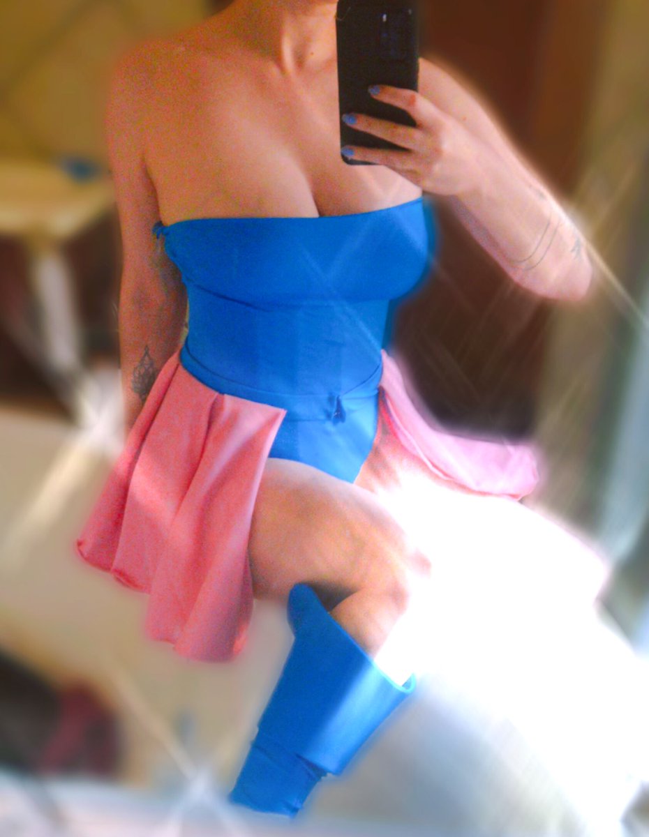 Are you guys ready for comic con cause I'm not 🤣

I need to still do so much before my cosplay is done. 🙈