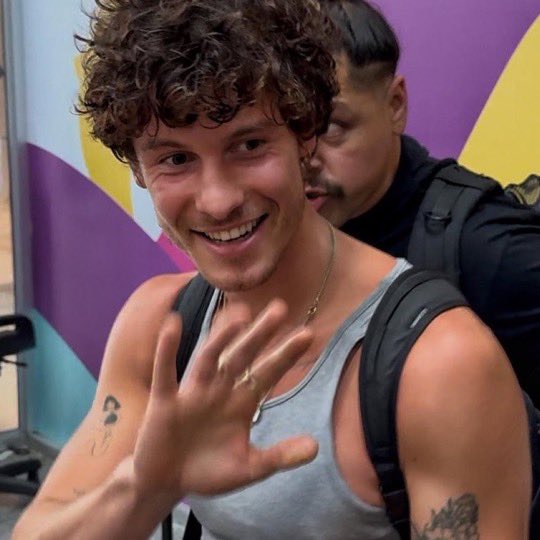 Shawn Mendes no Brasil é minha religião