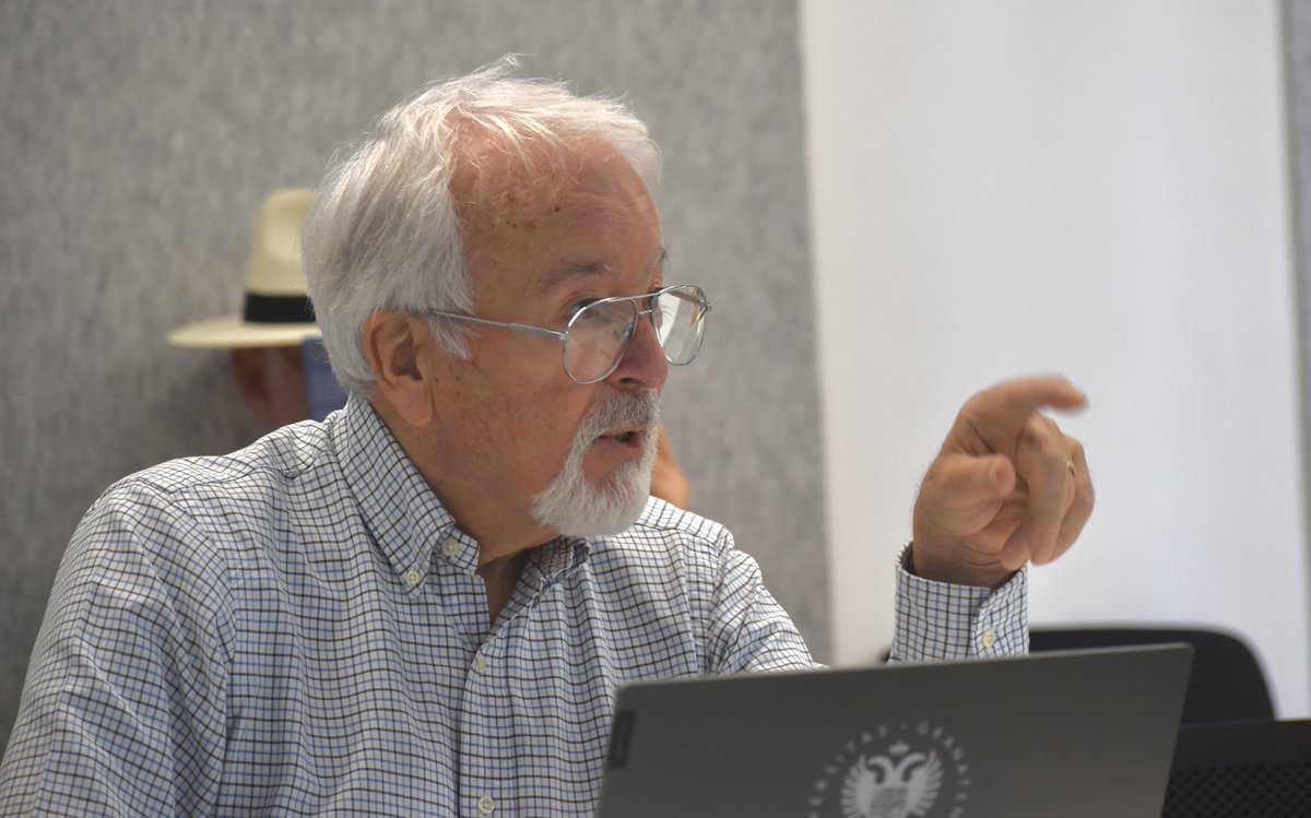 Seguimos en el congreso de la Sociedad Española de Lengua y Literatura Inglesa Medieval.
Tenemos el honor de poder escuchar a David Howlett, de la Universidad de Oxford.
<a href="/SelimSociety/">SELIM Society</a> <a href="/SELIM34Granada/">SELIM34Granada</a> <a href="/UniofOxford/">University of Oxford</a> <a href="/OxHumanities/">Humanities Division</a> <a href="/TORCHOxford/">TORCH Oxford</a>