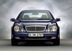 autofans's tweet photo. Waarom je nét wel een maandagochtendauto moet hebben https://t.co/gMEZGMVDYM https://t.co/hqsRBwy9gL